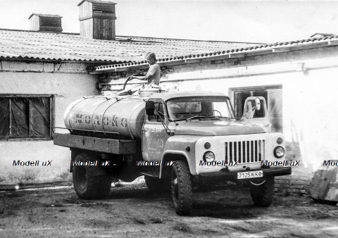 Газ-53-12 АЦПТ-3,3  "Молоко", 1988 г. (голубой / хаки / желтый), 105356, DiP Models 1:43