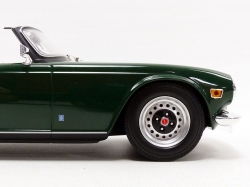 Triumph TR6 1969 Dark Green (LHD), 155132036, Minichamps 1:18
