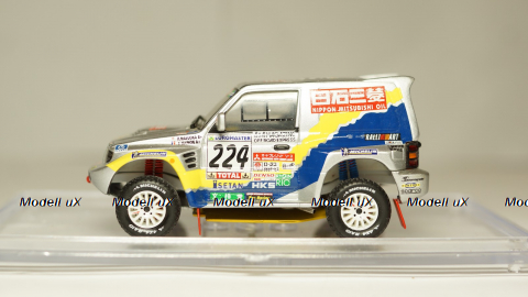 Mitsubushi Pajero 2  #224 dakar 2001, Skid 1:43
