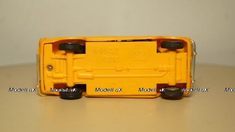 Fiat 1500 оранжевый