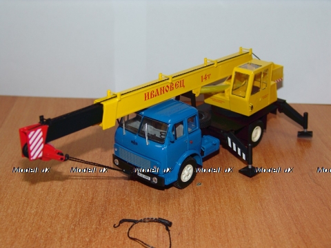 МАЗ 5334 Автокран КС 3571 Ивановец 14 тонн 1979, 1:43
