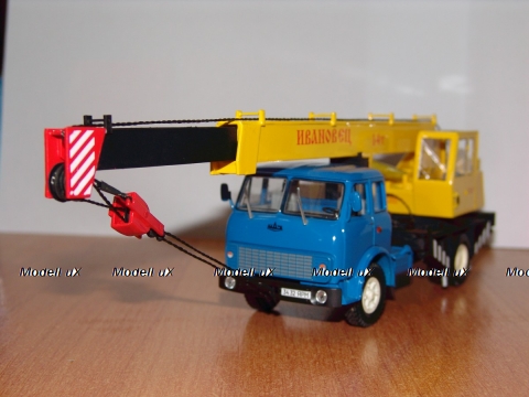 МАЗ 5334 Автокран КС 3571 Ивановец 14 тонн 1979, 1:43