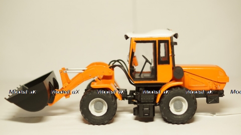 ХТЗ-156Б-09-03 погрузчик, Modellux 1:43