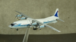 Ан-10А Antonov AN-10 Аэрофлот модель самолета, Herpa 1:200