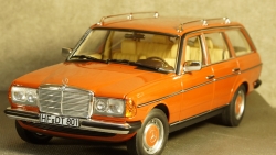 Mercedes 200TE S123 W123 T-Modell red, 183732, Norev 1:18