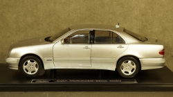 Mercedes E320 W210 2001 Brilliant Sliver, SunStar 1:18