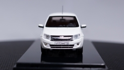 ВАЗ 2190 Granta Люкс 2013 г., 221903, DiP Models 1:43