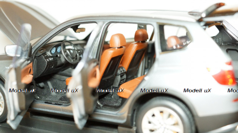 BMW X3 F25, Paragon 1:18