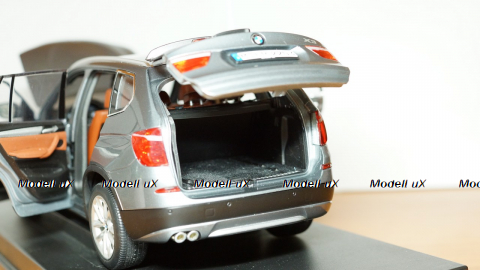 BMW X3 F25, Paragon 1:18