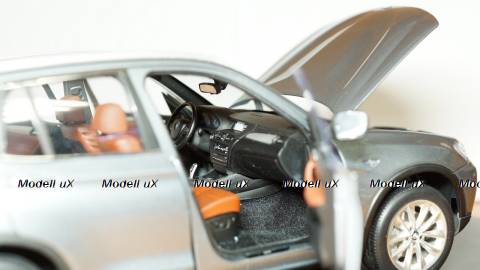 BMW X3 F25, Paragon 1:18