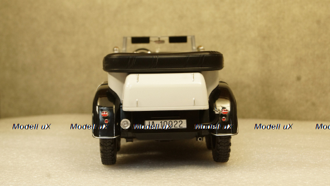 Mercedes G4 (W31) light grey/black, MCG18208, Model Car Group 1:18