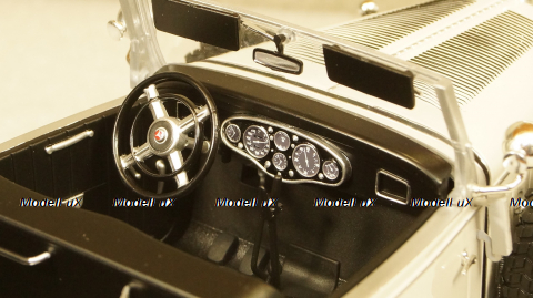 Mercedes G4 (W31) light grey/black, MCG18208, Model Car Group 1:18