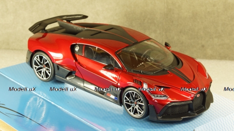 Bugatti Divo red/carbon 2019, 18-11045, Burago 1:18