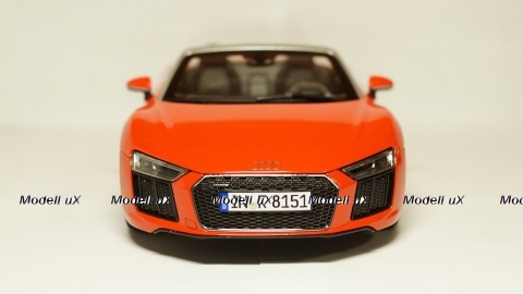 Audi R8 Spyder V10, IScale 1:18