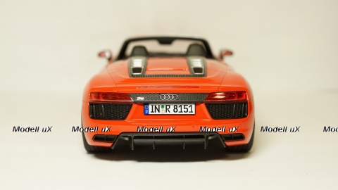 Audi R8 Spyder V10, IScale 1:18