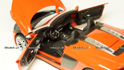 Audi R8 Spyder V10, IScale 1:18