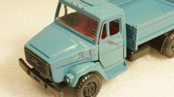 Зил 4331 бортовой синий, з-д Вега 1:43