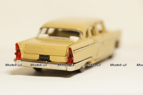 Газ 13 Чайка, бежевый в коробке 