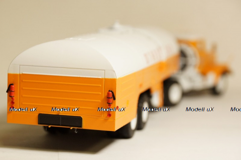 КРАЗ 258 с полуприцепом цистерной ТЗ-22 Аэрофлот, SSM7027 1:43