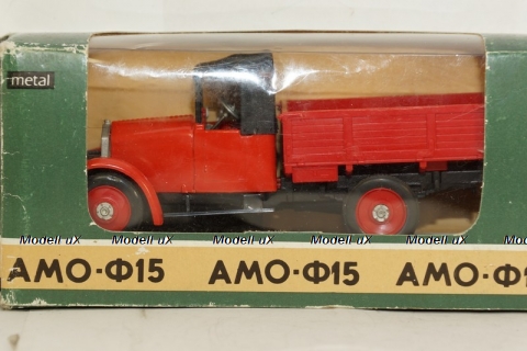 Амо Ф15, красный