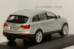 Audi Q7 silver