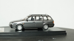 VW Passat B4 Variant 1993 Premium X 1:43, PRD520