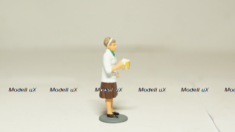 Фигурка Продавщица пива-кваса, Артель "Universal" 1:43 