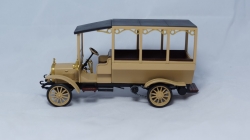 Руссо Балт автобус, Артель "Universal" 1:43 