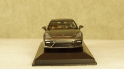 Porsche Panamera Turbo (2. Gen.) Executive agate gray metallic, Herpa 1:43