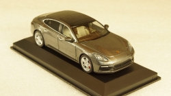 Porsche Panamera Turbo (2. Gen.) Executive agate gray metallic, Herpa 1:43