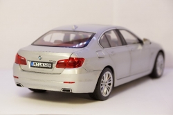 BMW 550i F10 sedan 2010 1:18