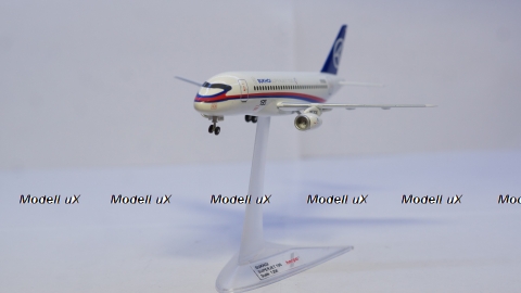 СУ-100 Sukhoi Superjet 100 собранная модель самолета, Herpa 1:200