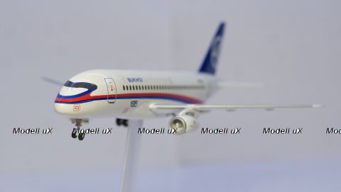 СУ-100 Sukhoi Superjet 100 собранная модель самолета, Herpa 1:200