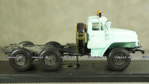 Урал 375д, тягач, OrisModel 1:43