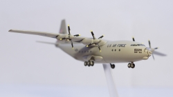 Антонов АН-12 /Antonov AN-12 USAF "305th Airlift Wing ВВС Америки, 554978 Herpa 1:200