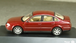 Volkswagen Passat B5 dark red, Schuco 1:43