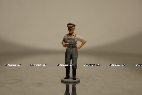 Фигурка Тракторист, Артель "Universal" 1:43