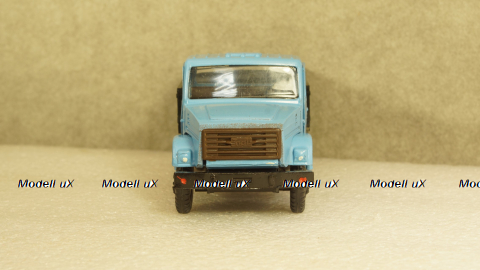 Зил 4331 бортовой синий/черный, з-д Вега 1:43