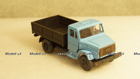 Зил 4331 бортовой синий/черный, з-д Вега 1:43