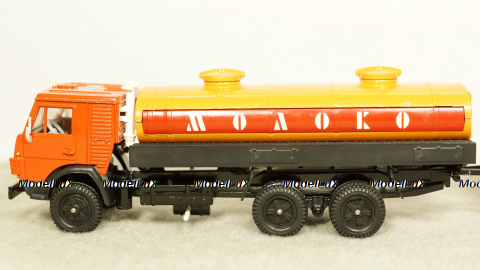 Камаз 53212 Молоко с прицепом, 1:43