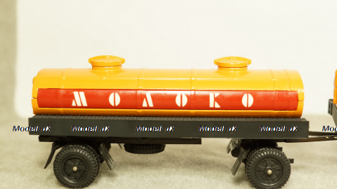 Камаз 53212 Молоко с прицепом, 1:43