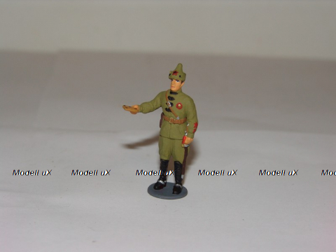 Фигурка Буденовец с пакетом, Артель "Universal" 1:43