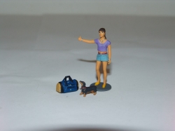 Фигурка Девушка Автостоп с сумкой и таксой