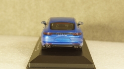 Porsche Panamera 4S (2. Gen.) 2016 blue, Herpa 1:43