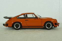 Porsche 911 Carrera 3.2 1984 orange, 1802609, Solido 1:18