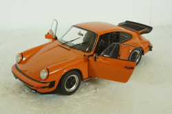 Porsche 911 Carrera 3.2 1984 orange, 1802609, Solido 1:18