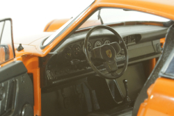 Porsche 911 Carrera 3.2 1984 orange, 1802609, Solido 1:18