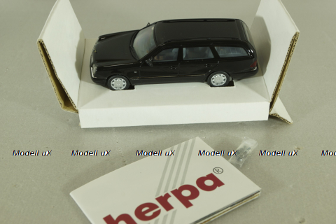 Mercedes E320 T-Modell (S210) 1995, black, 070393, Herpa 1:43