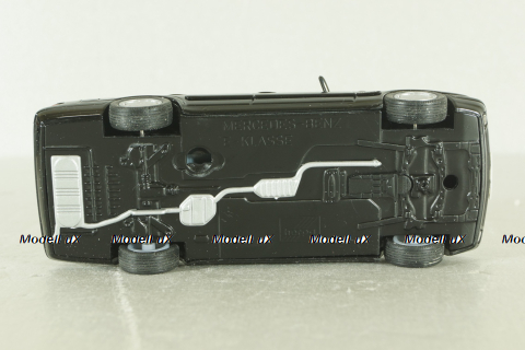 Mercedes E320 T-Modell (S210) 1995, black, 070393, Herpa 1:43