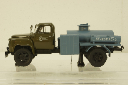 Газ-52 МЗ-3607 Автомобиль-заправщик г. Великие Луки, Агропромстрой 1979 г.,105227, РЕПЛИКА DiP Models 1:43